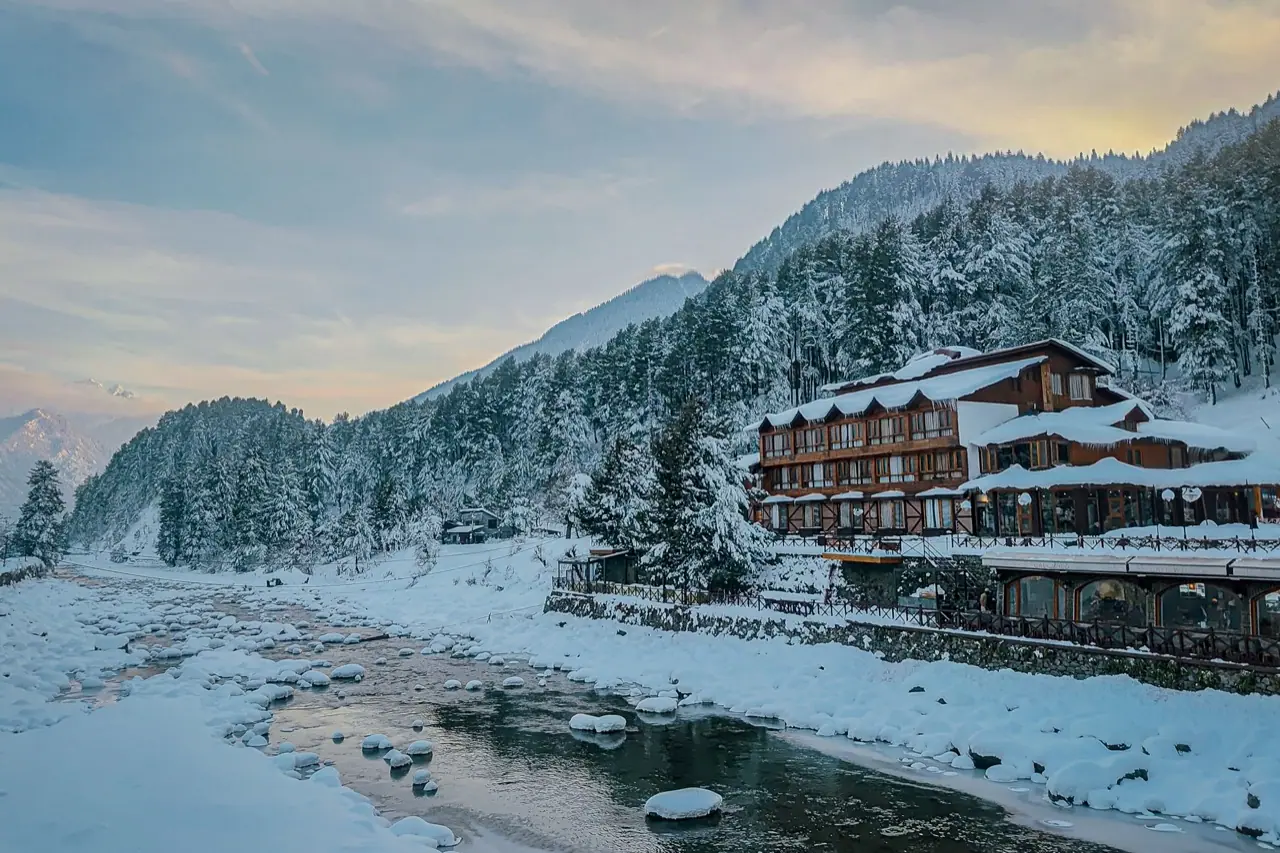 Kashmir — photograph 4